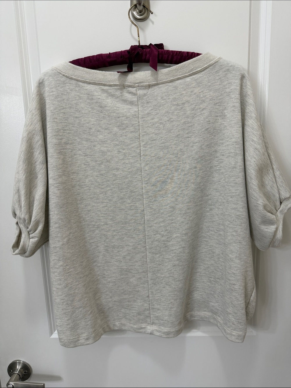 Ces Femme Cream Graphic Pullover "DRINKS WELL WITH OTHERS" - Picture 5 of 6